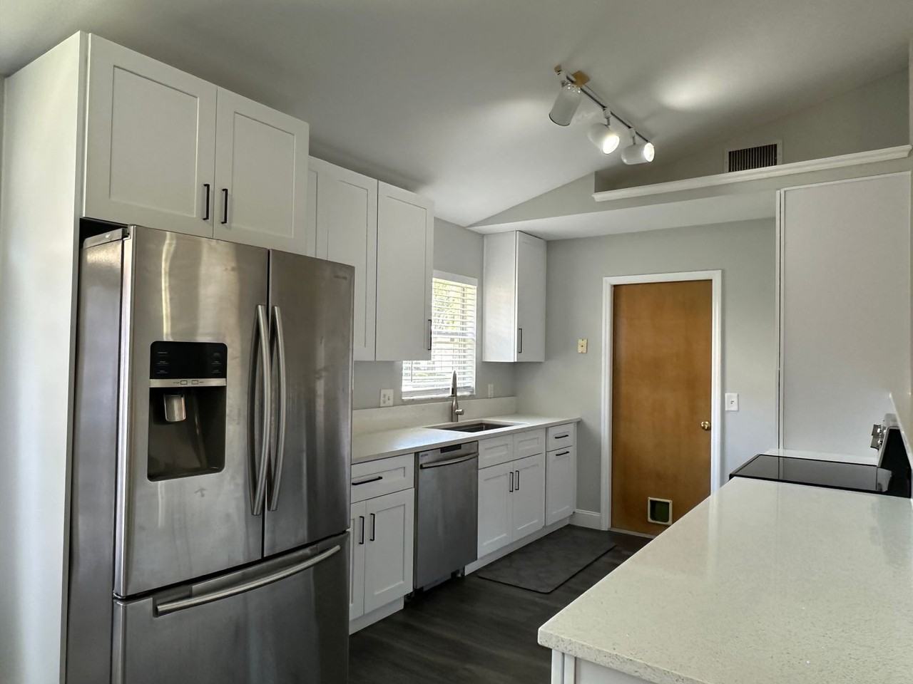 1073 Country Cove Ct - Photo 3 of 25