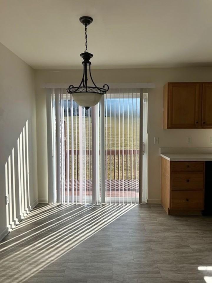 2818 Woodmont Dr - Photo 3 of 9