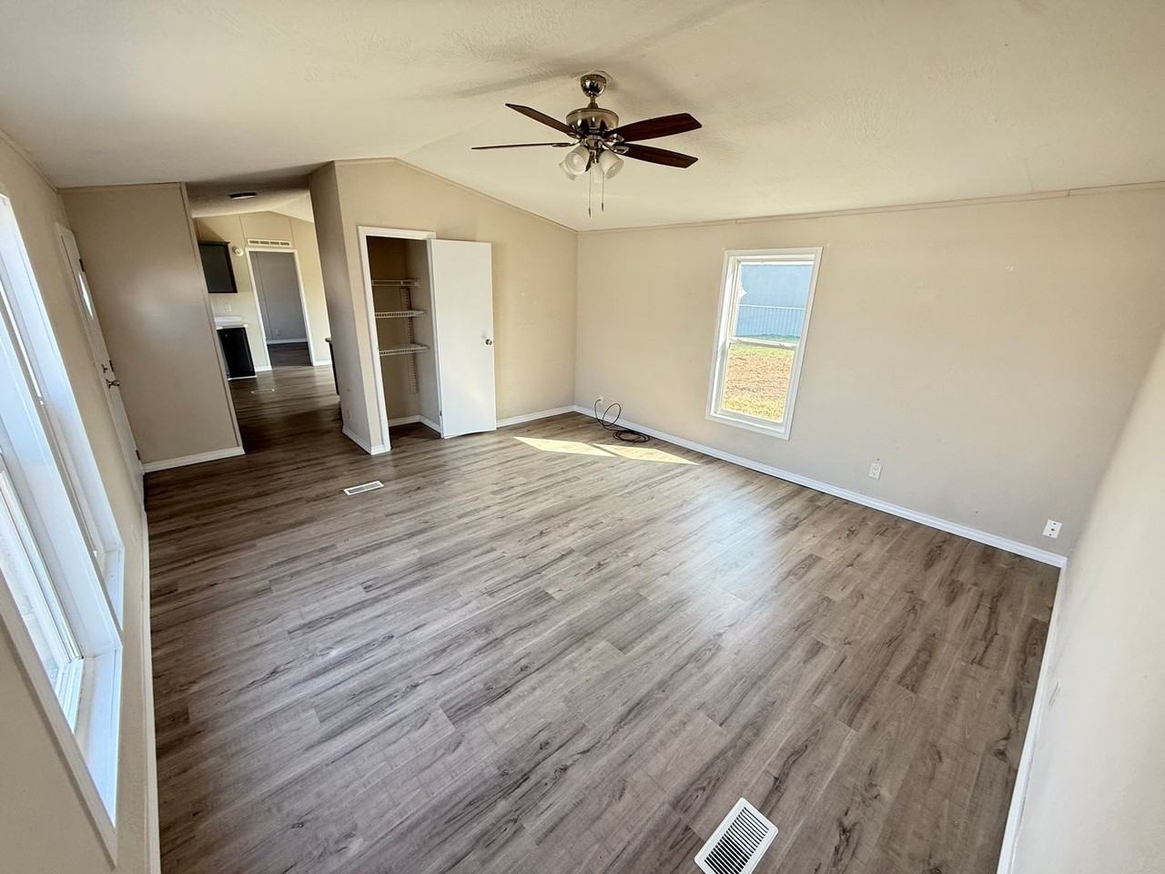 147 W Henry Ln - Photo 5 of 16