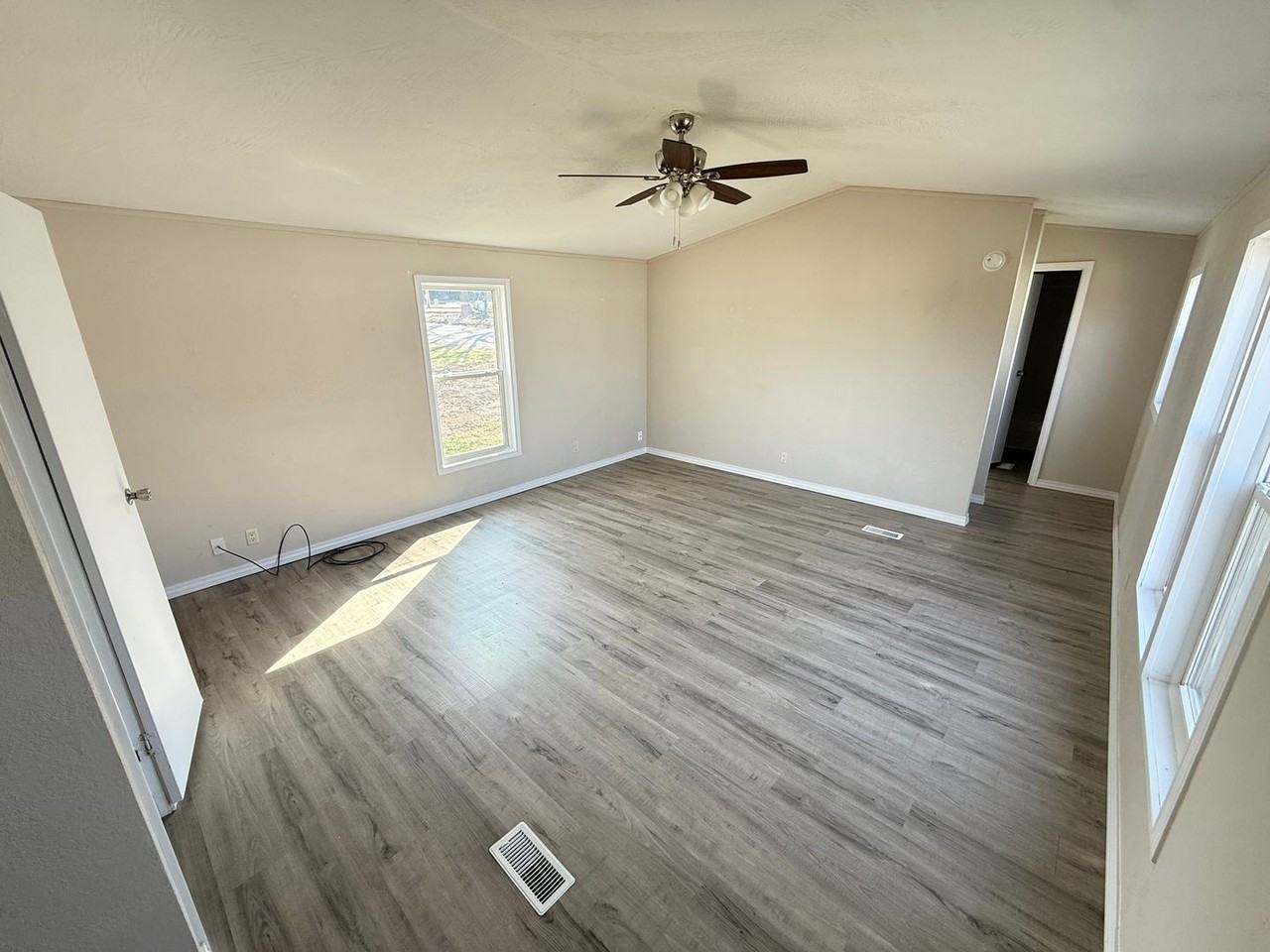 147 W Henry Ln - Photo 6 of 16