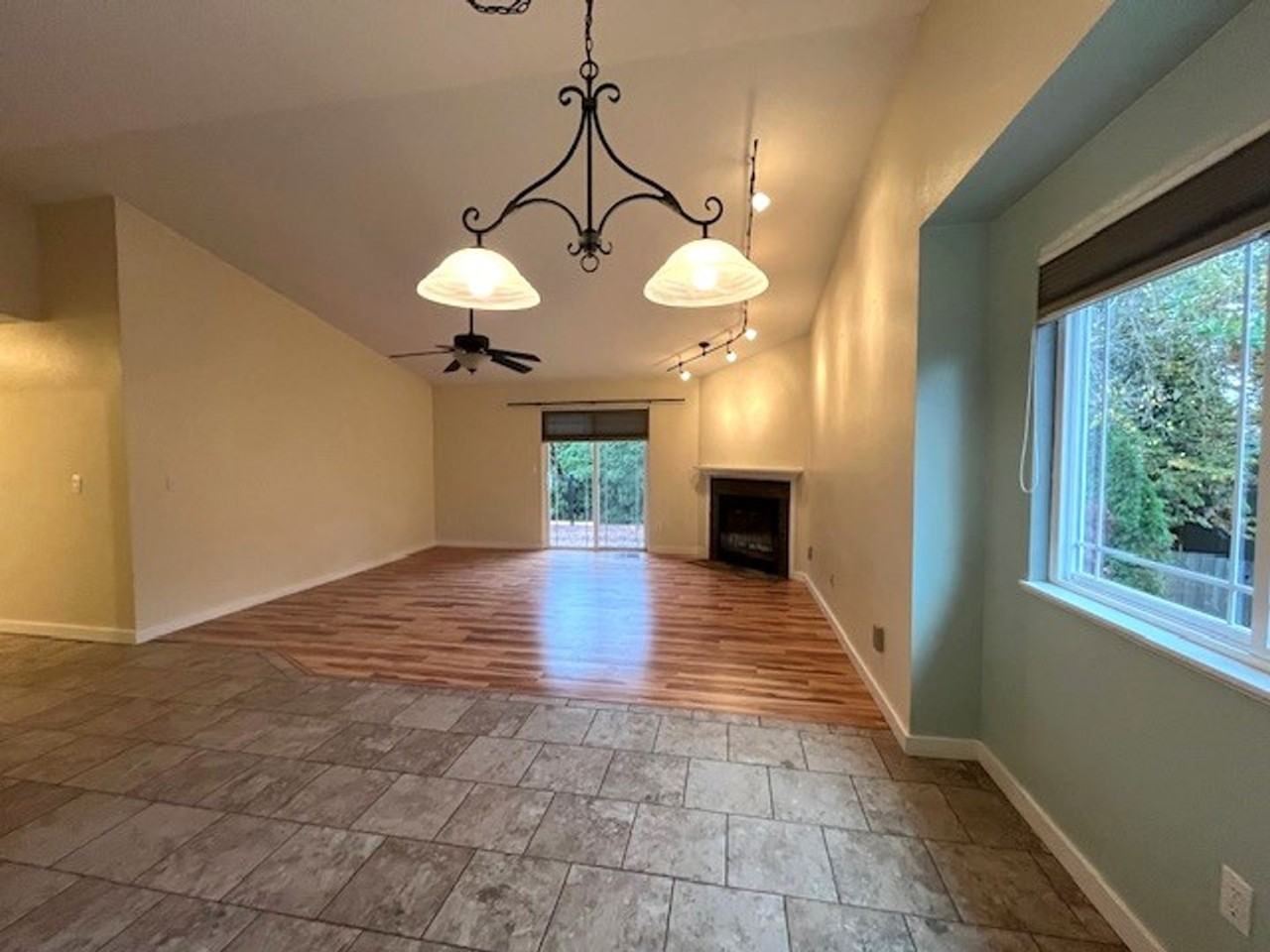 380 Nw 1st St - Photo 7 of 18