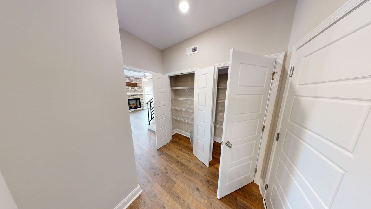 2075 Ireland Way - Photo 7 of 22