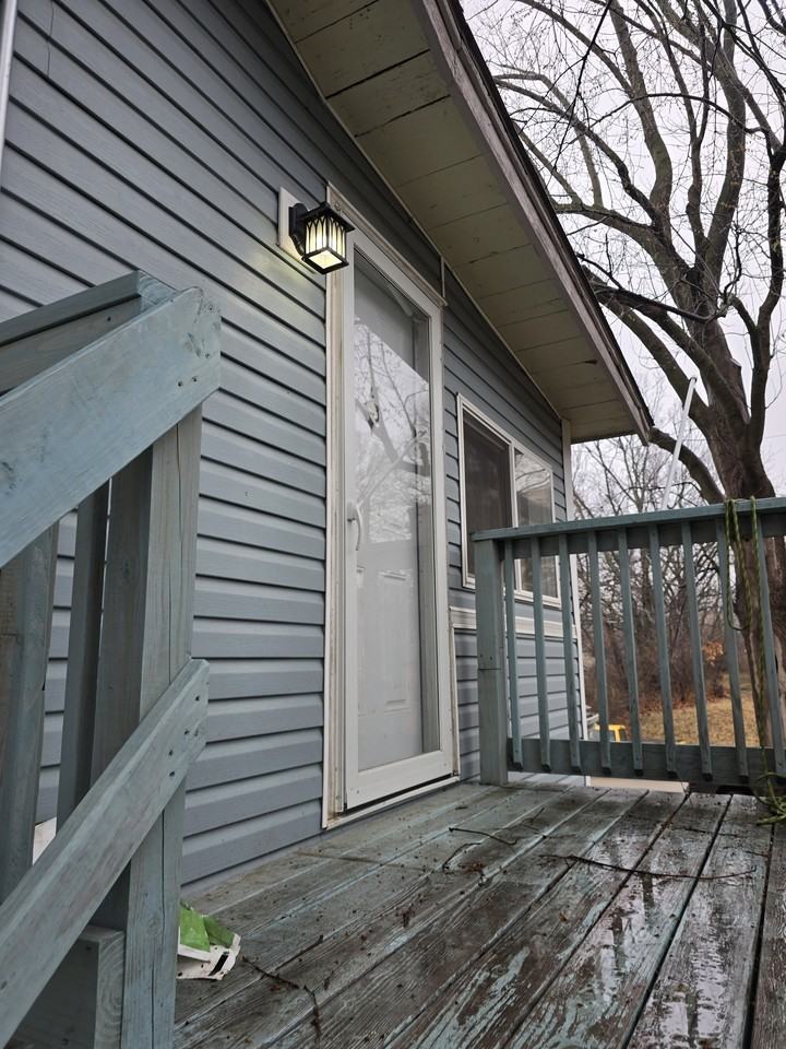 630 N Pleasant St Independence, MO 64050 - Photo 2 of 19