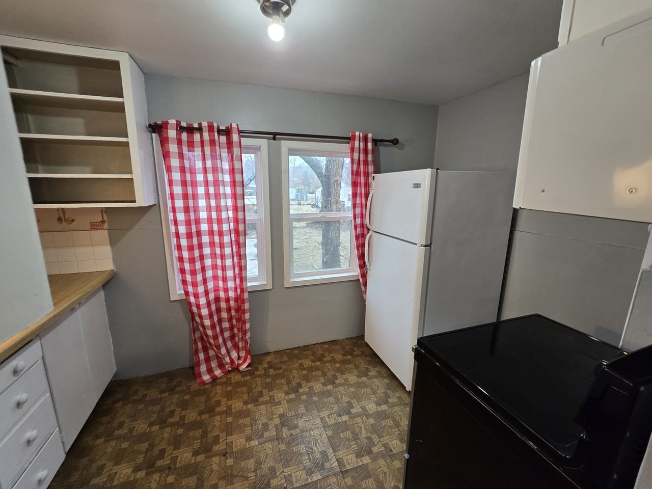 630 N Pleasant St Independence, MO 64050 - Photo 5 of 19