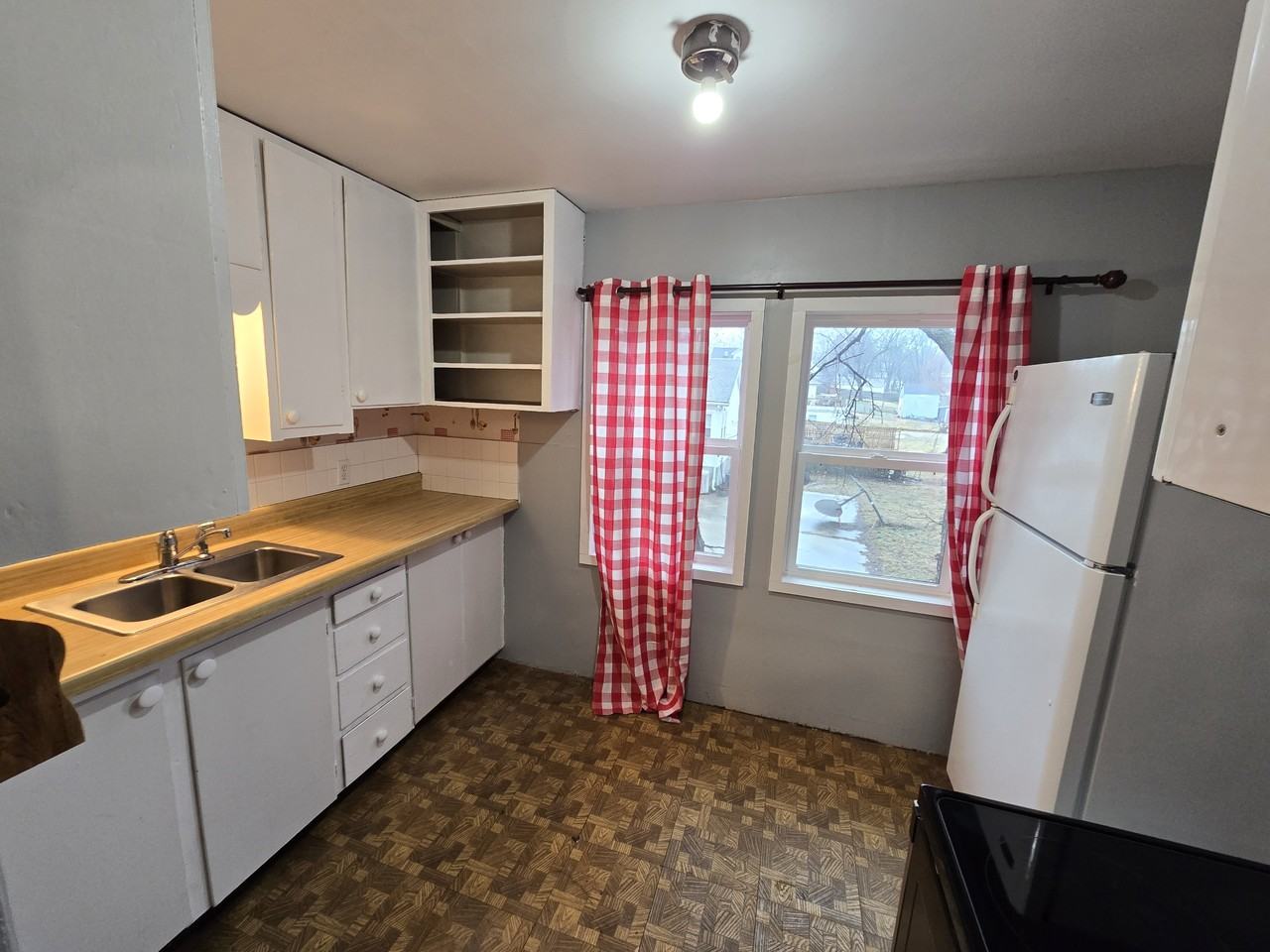 630 N Pleasant St Independence, MO 64050 - Photo 6 of 19