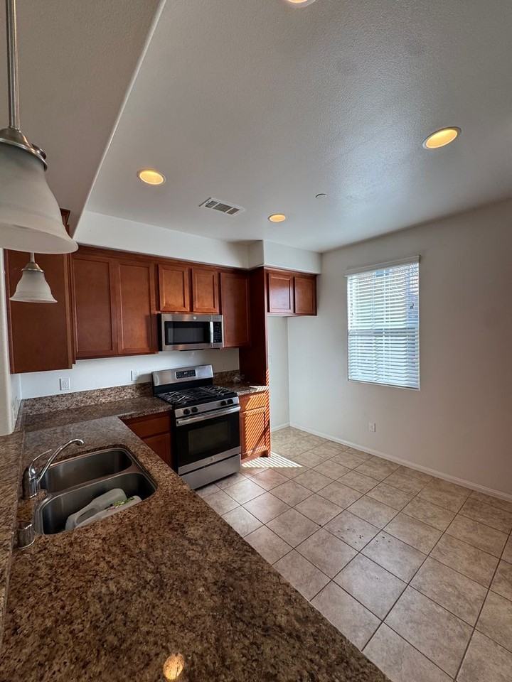 1935 Celebration Ave - Photo 3 of 17