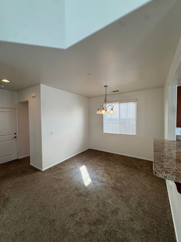 1935 Celebration Ave - Photo 4 of 17