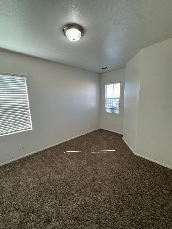 1935 Celebration Ave - Photo 6 of 17