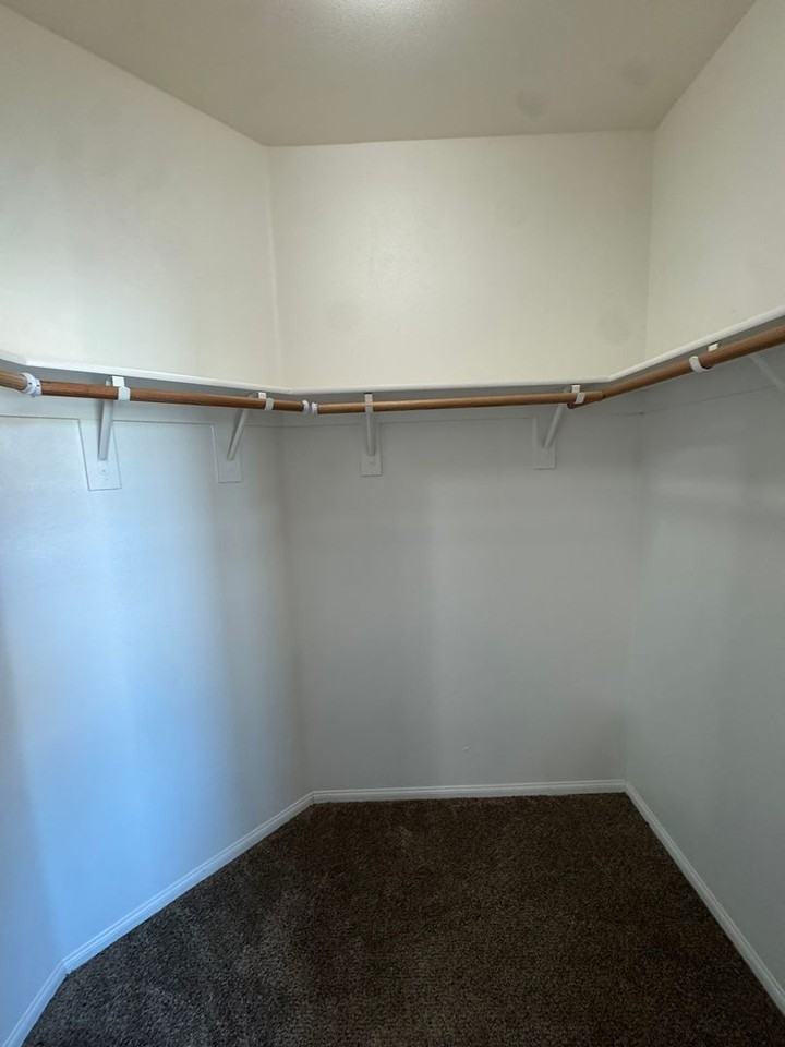 1935 Celebration Ave - Photo 7 of 17