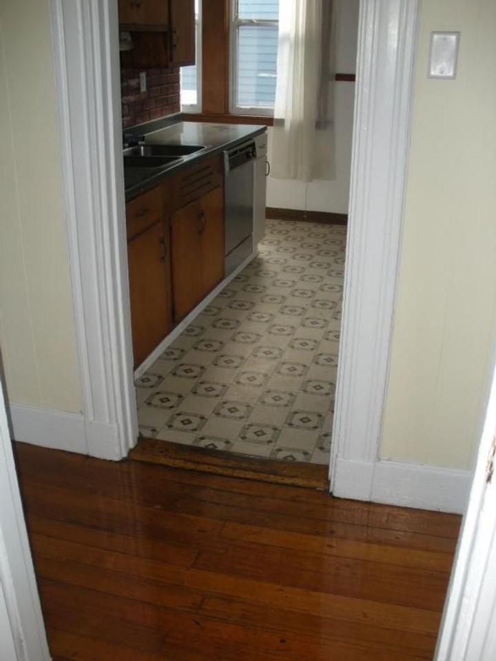 16 Dighton St - Photo 4 of 10