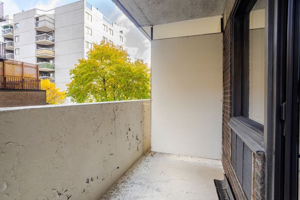 1530 Dr. Penfield - Photo 7 of 33