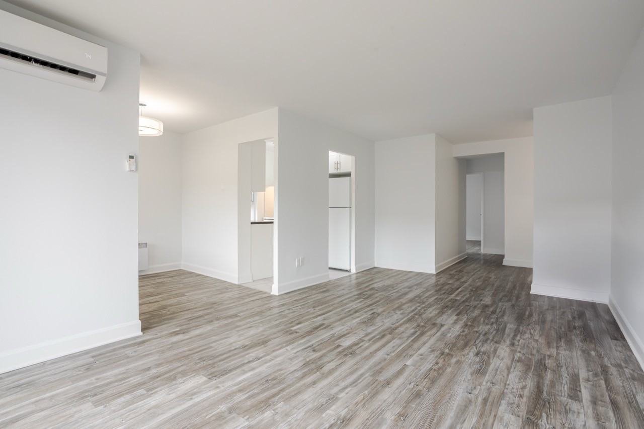 1530 1530 Dr. Penfield — photo 1