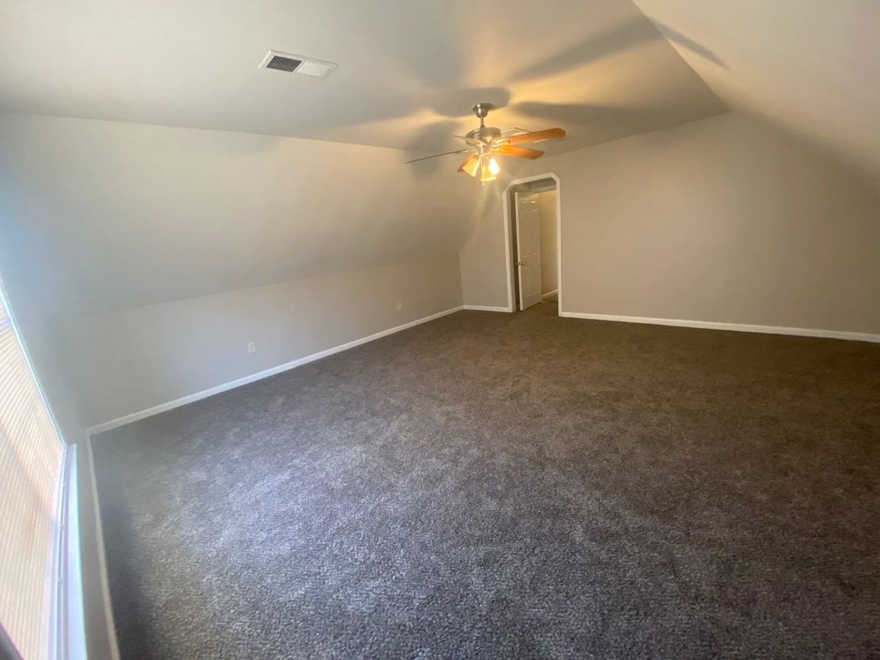 10053 Lynham Cv - Photo 6 of 16