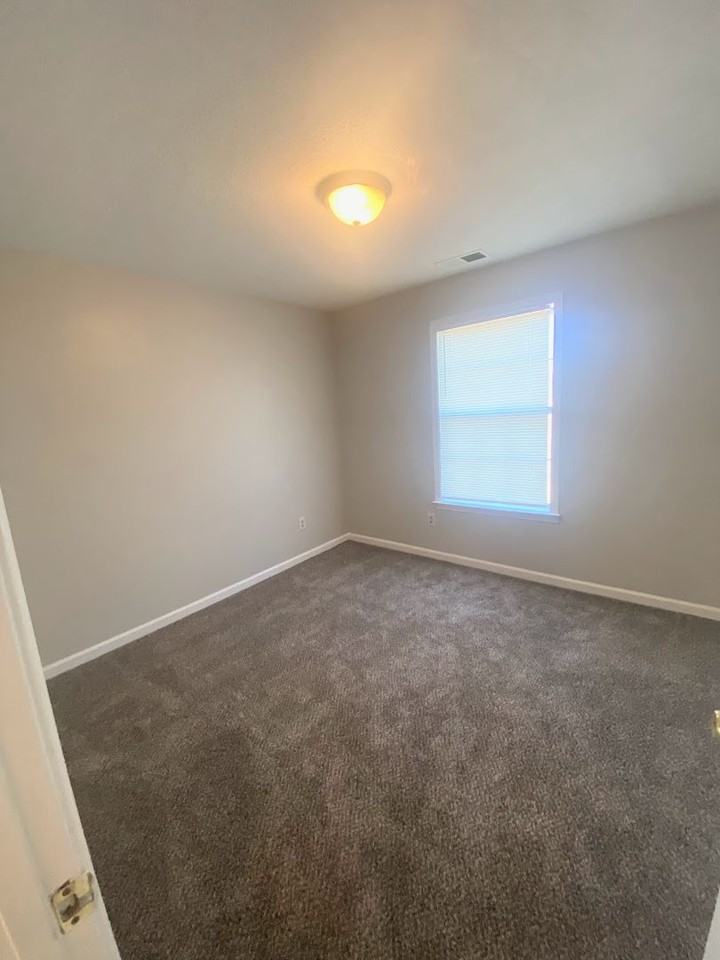 10053 Lynham Cv - Photo 7 of 16