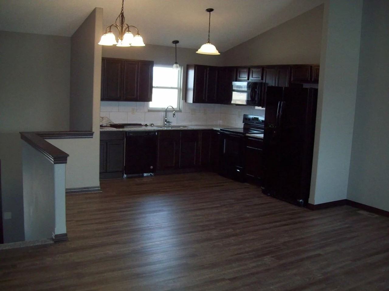 5350 N Cypress St - Photo 3 of 14