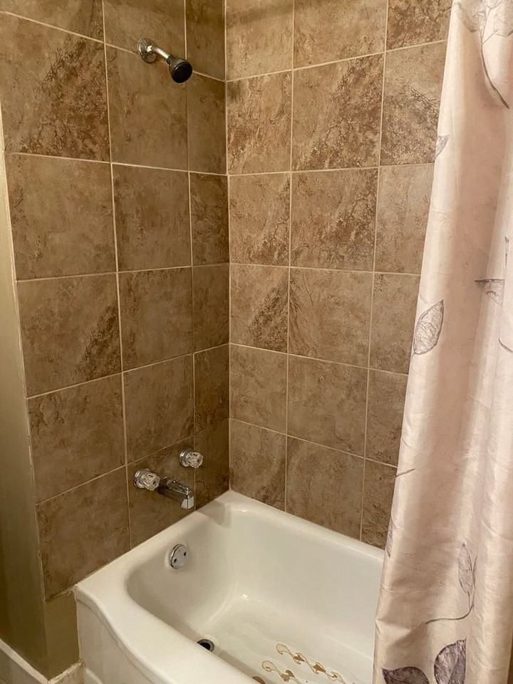 4652 Camargo Rd - Photo 3 of 10