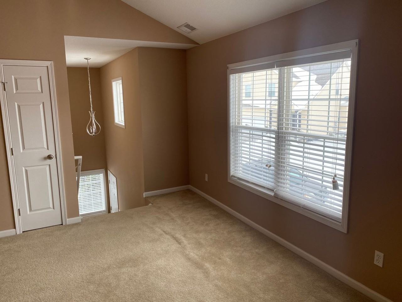 1358 Mariner Way - Photo 3 of 15