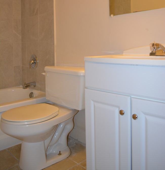 1111 Broadview Avenue - Photo 5 of 8