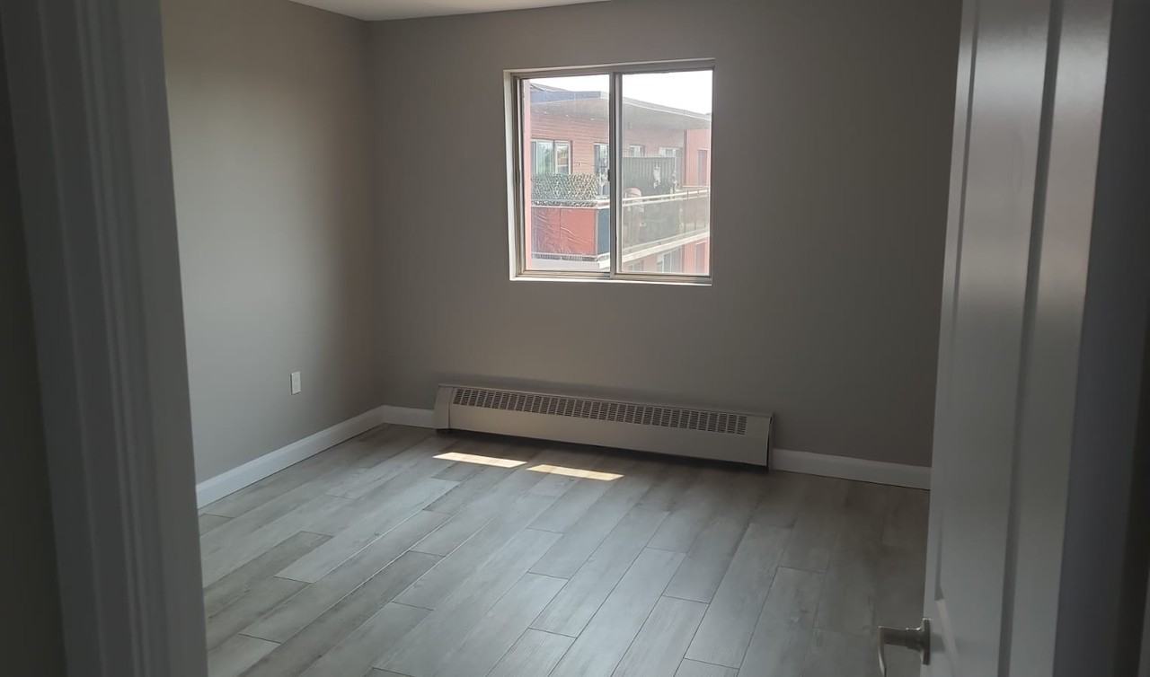 1 Humber Court - Photo 5 of 26