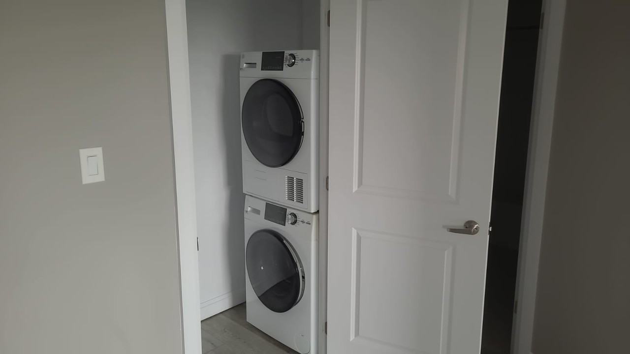 1 Humber Court - Photo 7 of 26