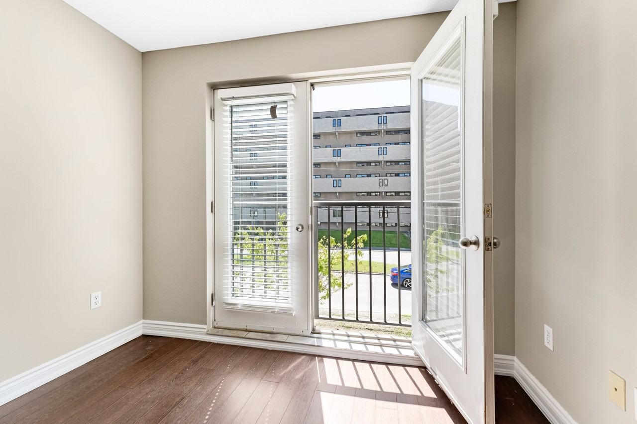 Baseline Court - Photo 3 of 50