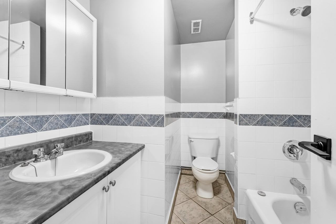 Baseline Court - Photo 5 of 50