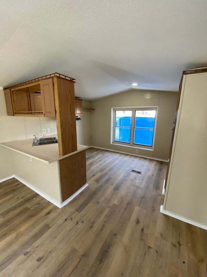 5125 N Center Rd - Photo 2 of 7