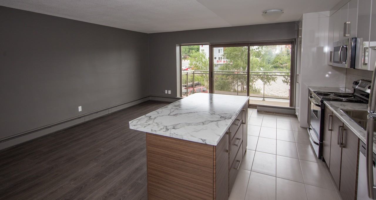 1720 Paris Street - Photo 3 of 28