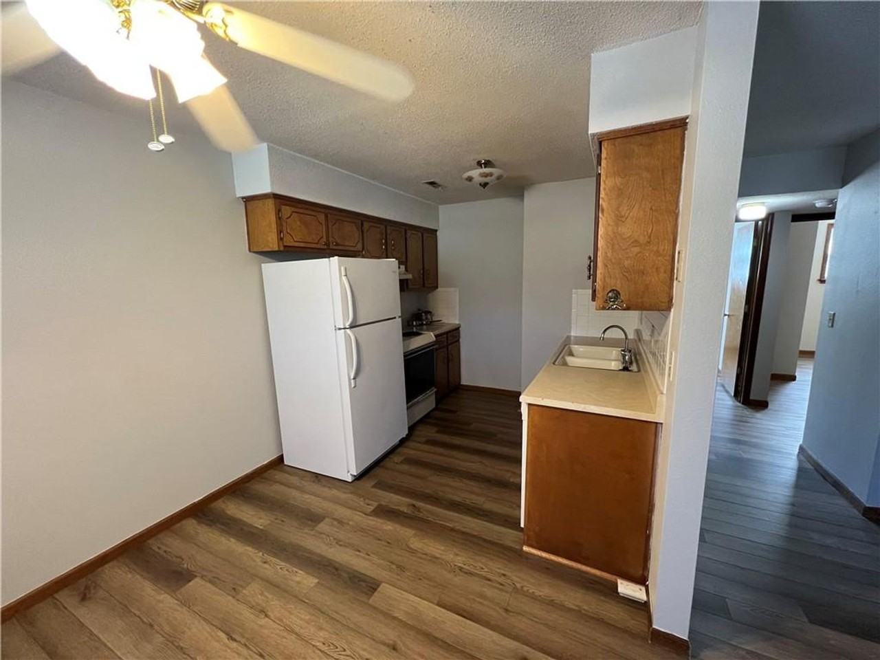 779 S Main St - Photo 3 of 7