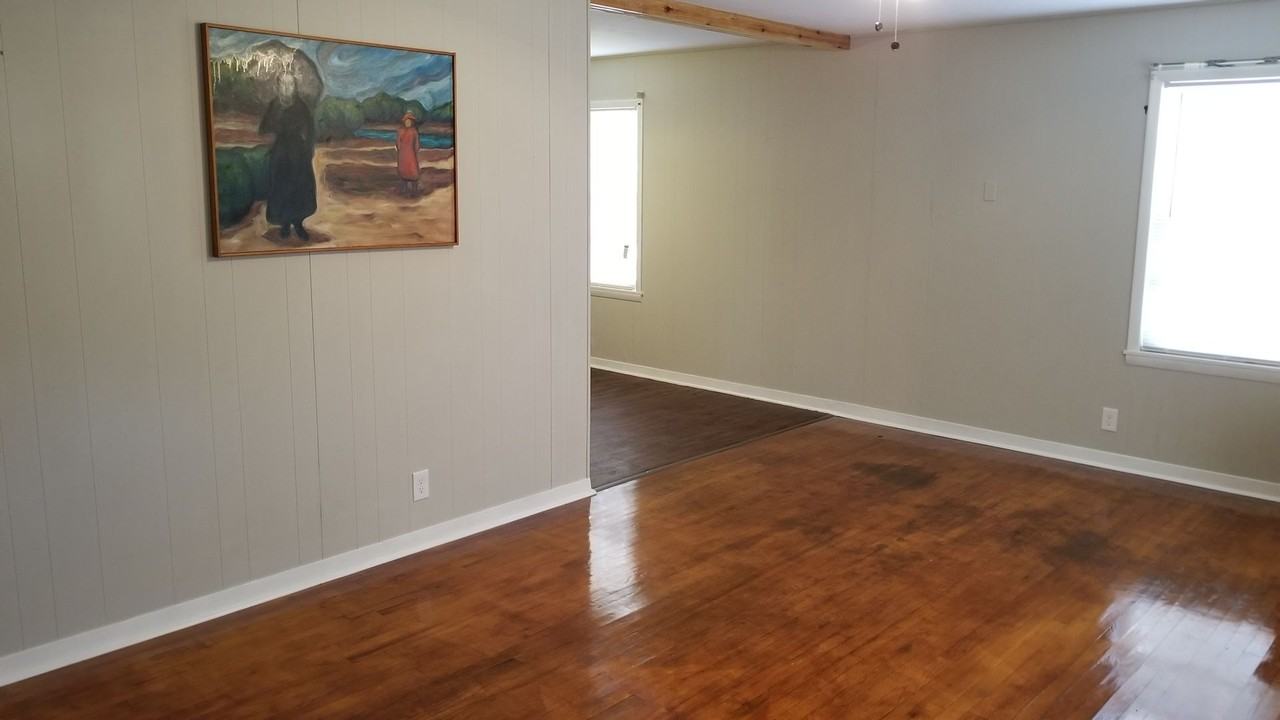 514 Mcarthur Dr - Photo 3 of 10