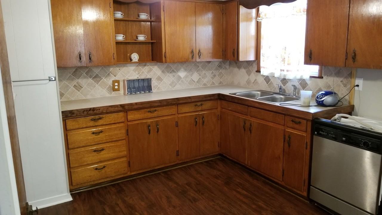 514 Mcarthur Dr - Photo 4 of 10