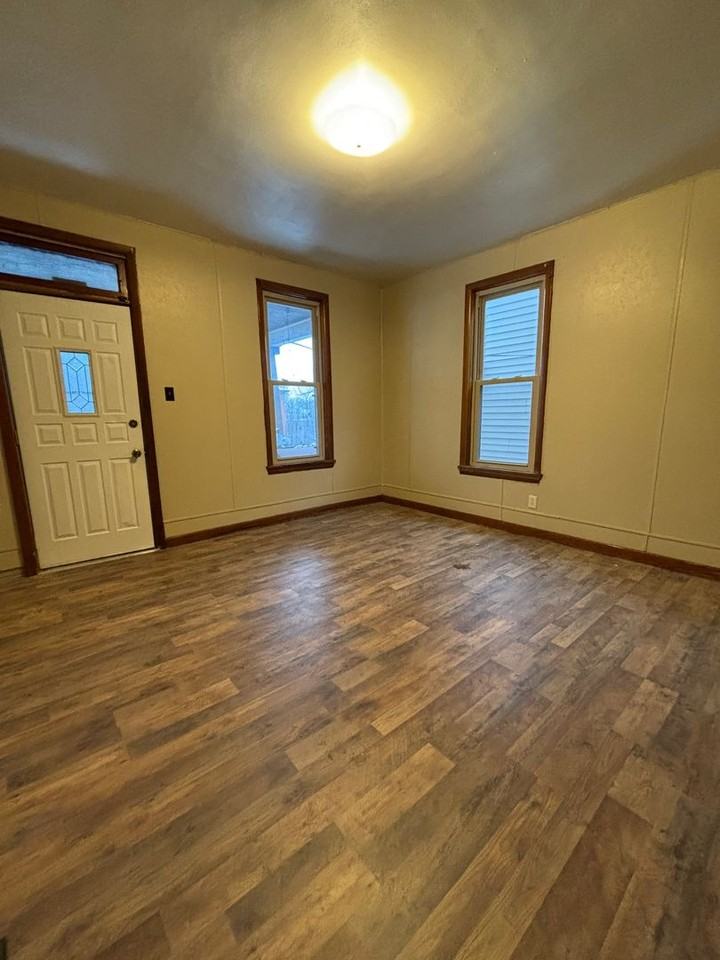 9 Madonna Dr #1 - Photo 2 of 18