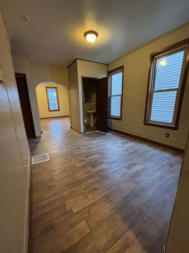 9 Madonna Dr #1 - Photo 3 of 18