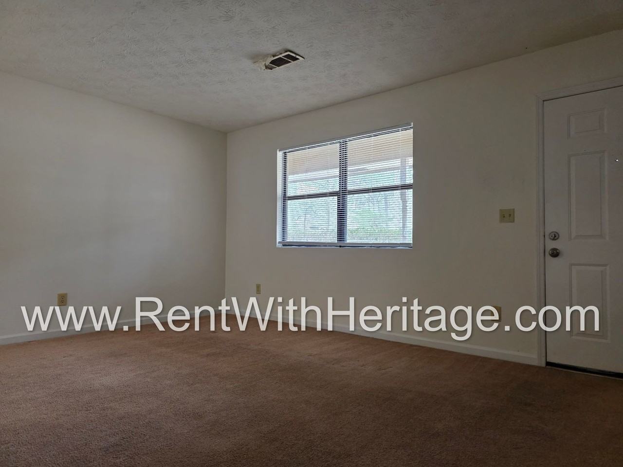 1750 Nutmeg St - Photo 4 of 18