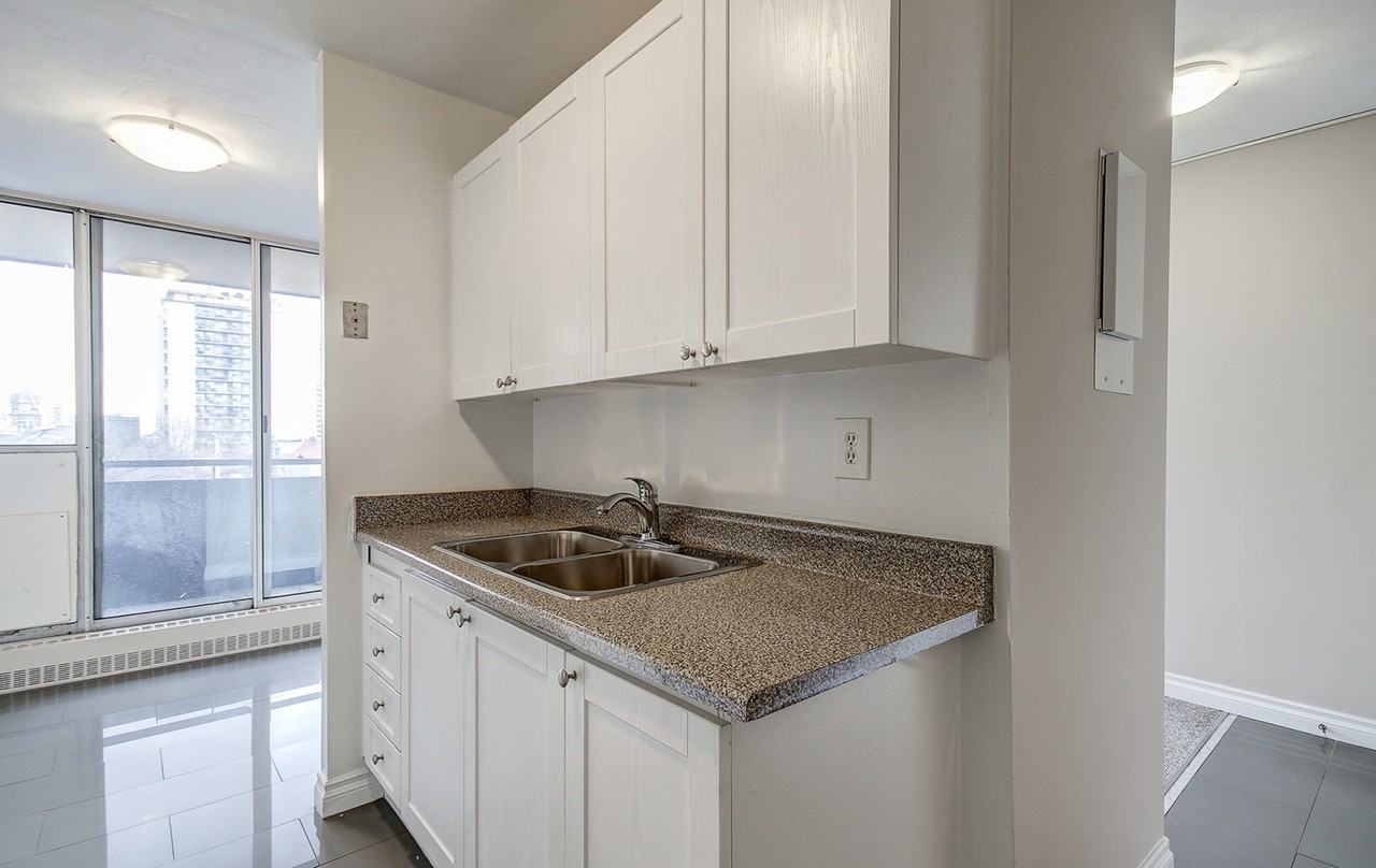 Bold Towers - Photo 4 of 17