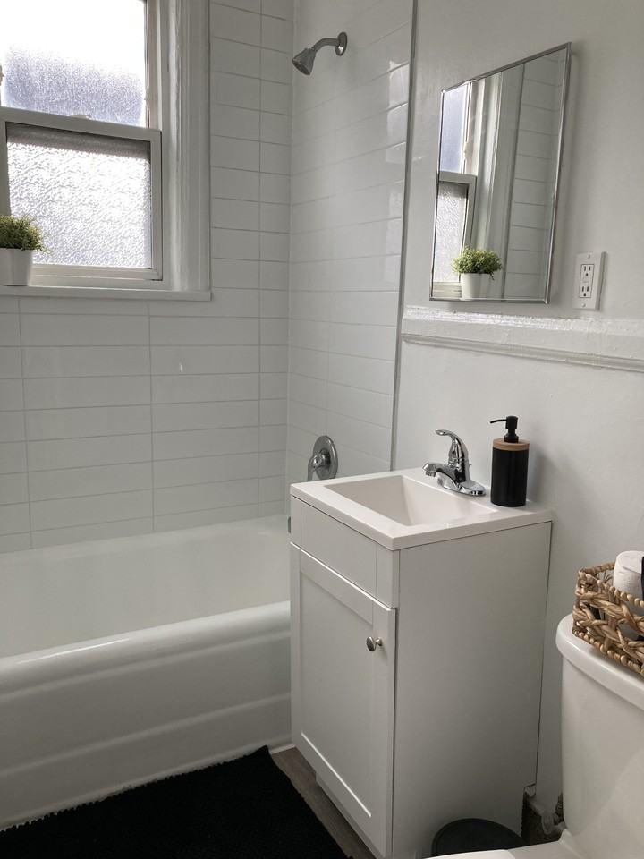 1554, 1560, 1570 & 1574 Bathurst St. - Photo 5 of 17