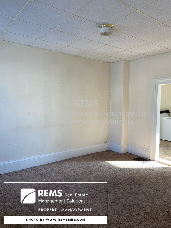 222 7th St - Photo 2 of 2