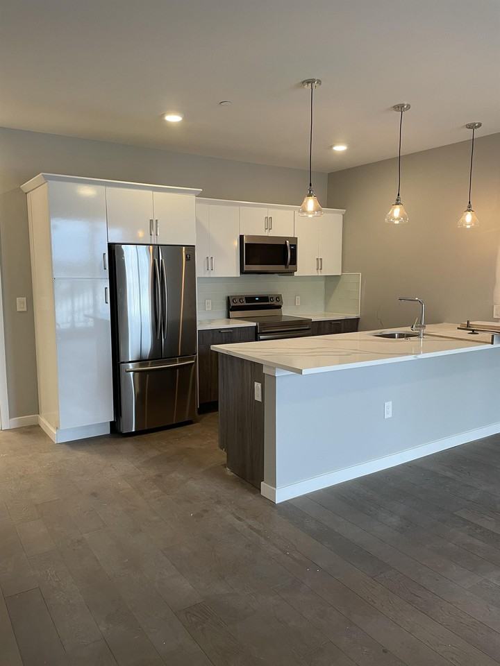 Umbria Commons - Photo 2 of 34