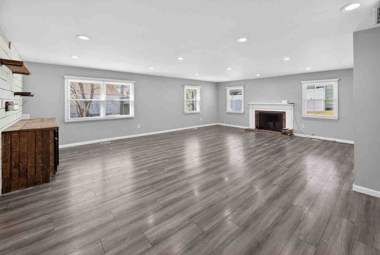 55 Ember Ln - Photo 3 of 22