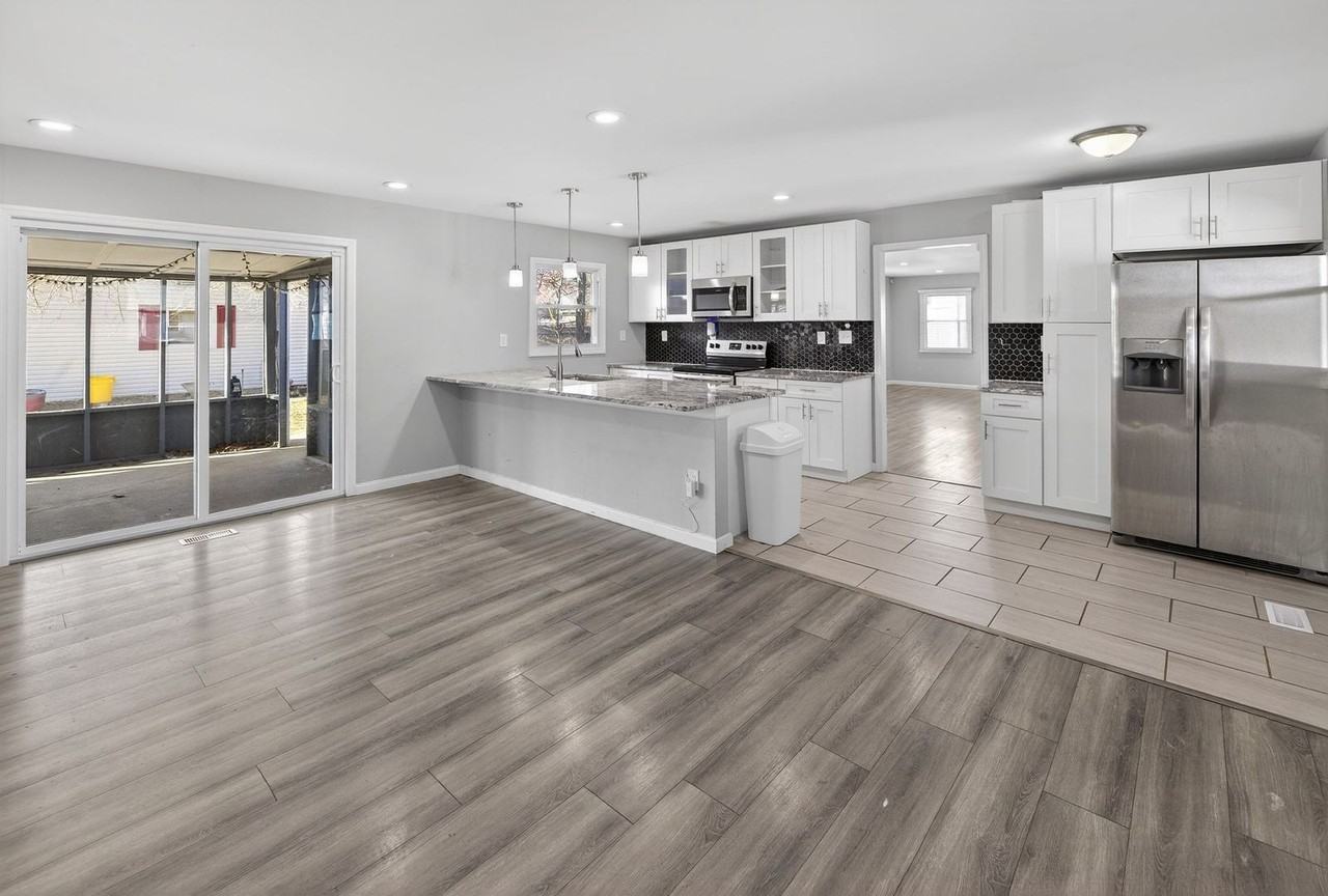 55 Ember Ln - Photo 5 of 22