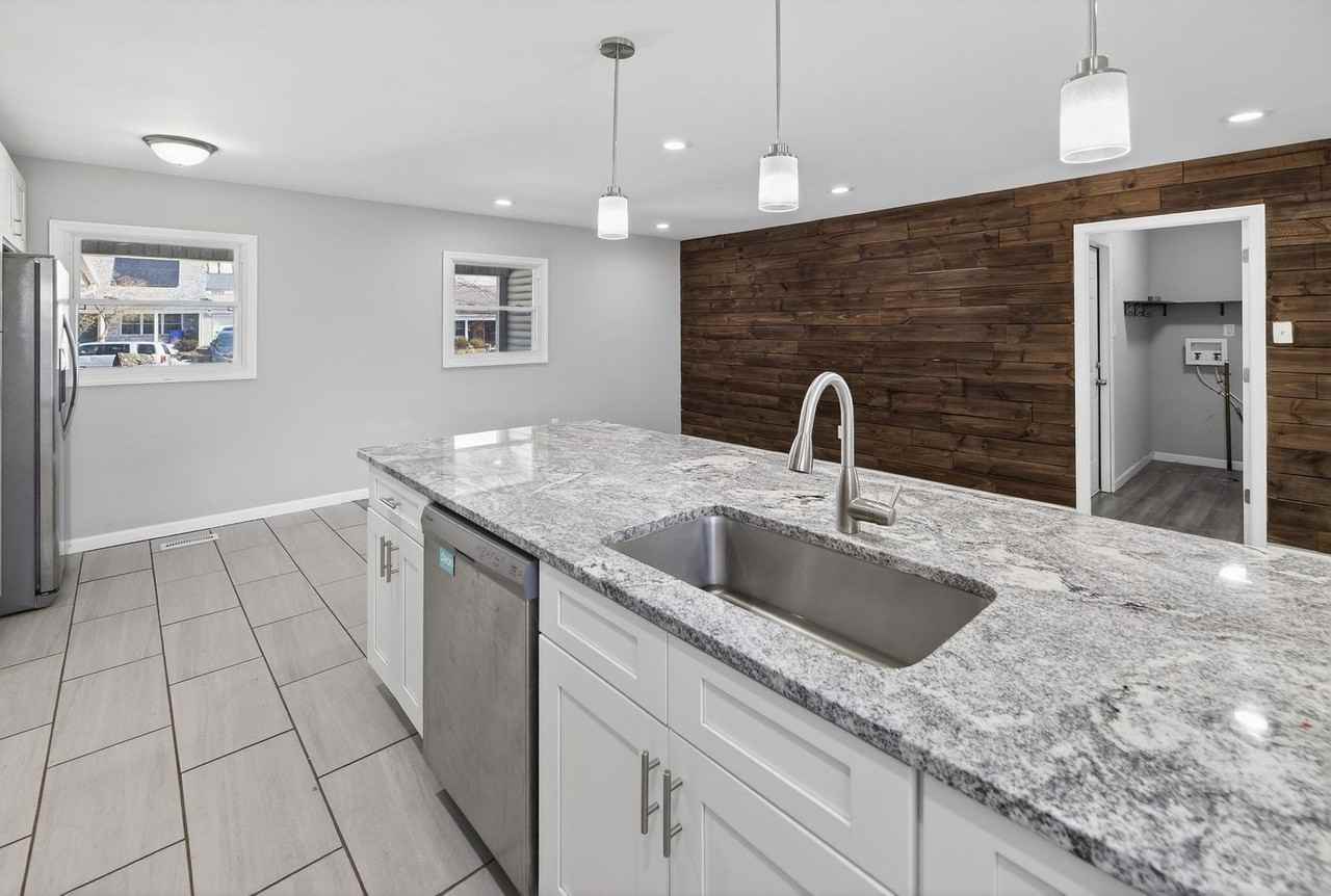 55 Ember Ln - Photo 6 of 22