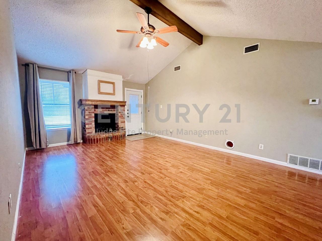 6301 Hunters Glen Dr - Photo 3 of 11