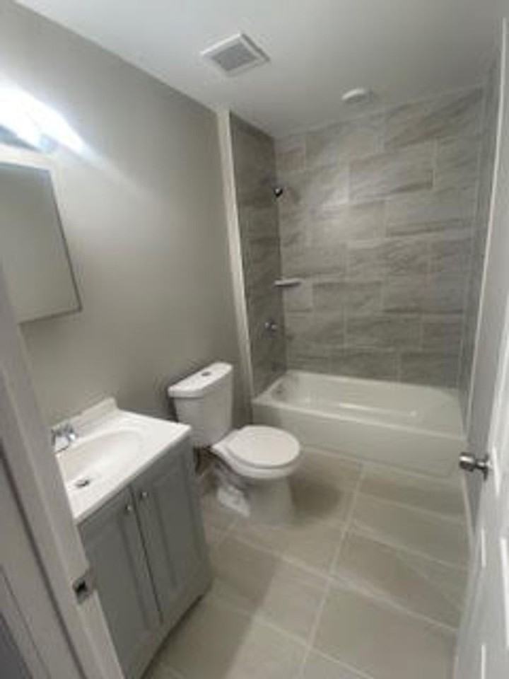 6030 N 21st St - Photo 5 of 10