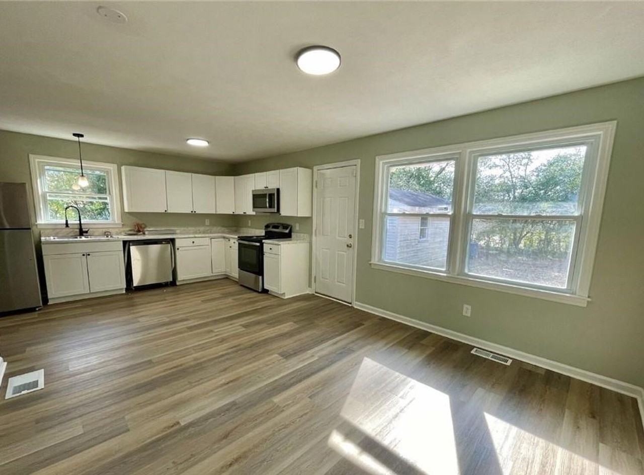 1514 Roxie Ave - Photo 6 of 17