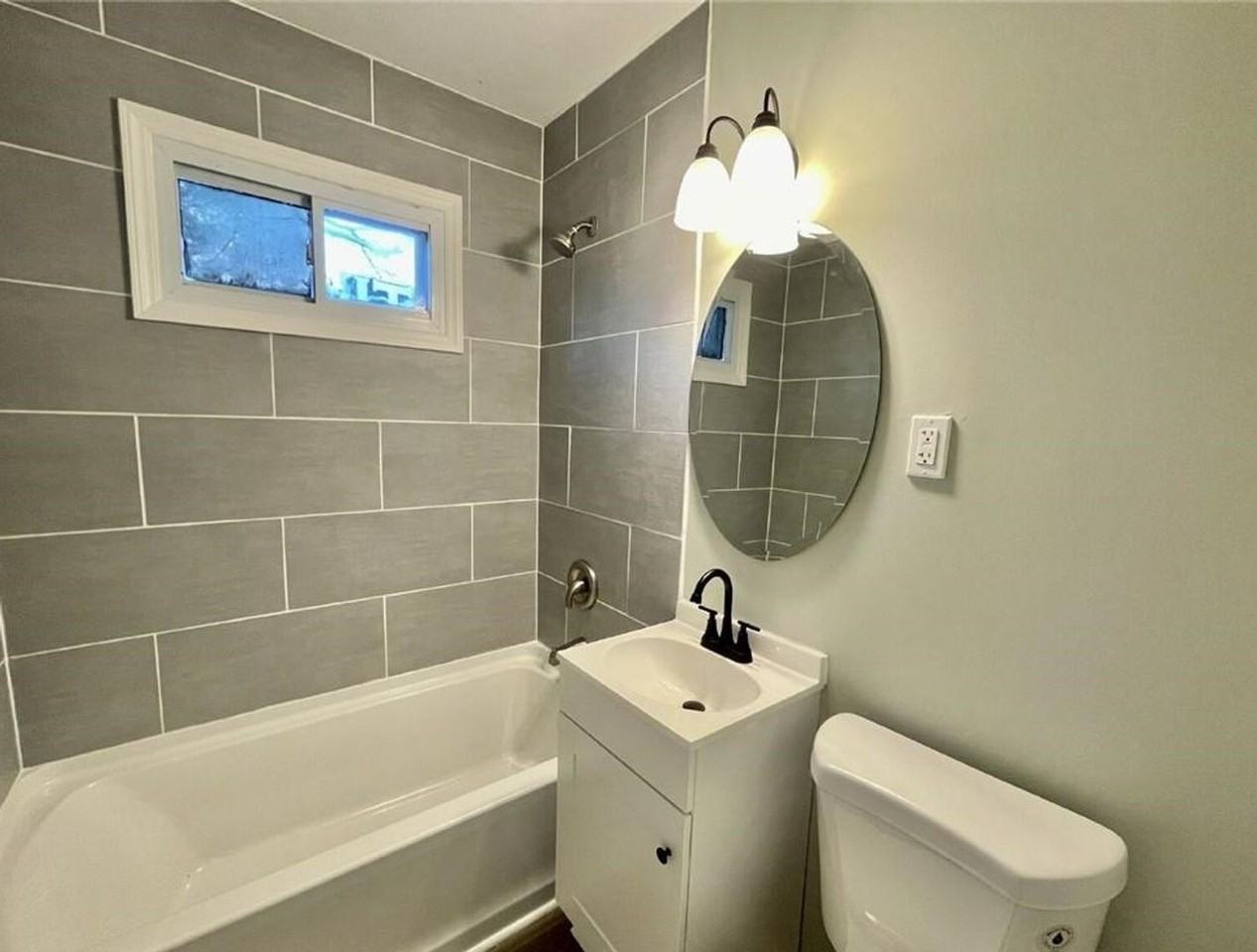 1514 Roxie Ave - Photo 7 of 17