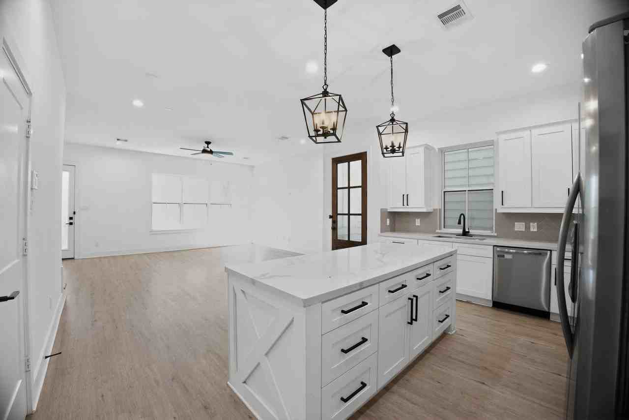 6425 Highland Pine Ln - Photo 6 of 15