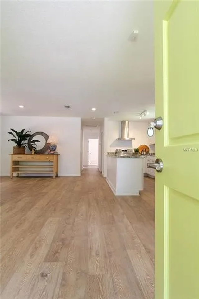 1301 E Cayuga St - Photo 6 of 17