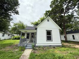 featured image of 30 W Anderson St