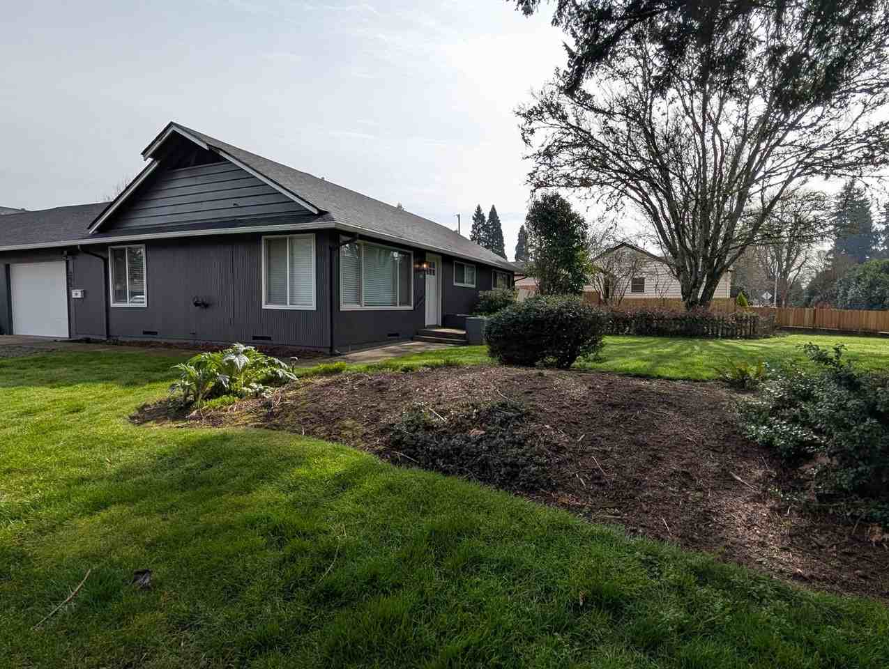 395 Fairway Loop - Photo 2 of 32