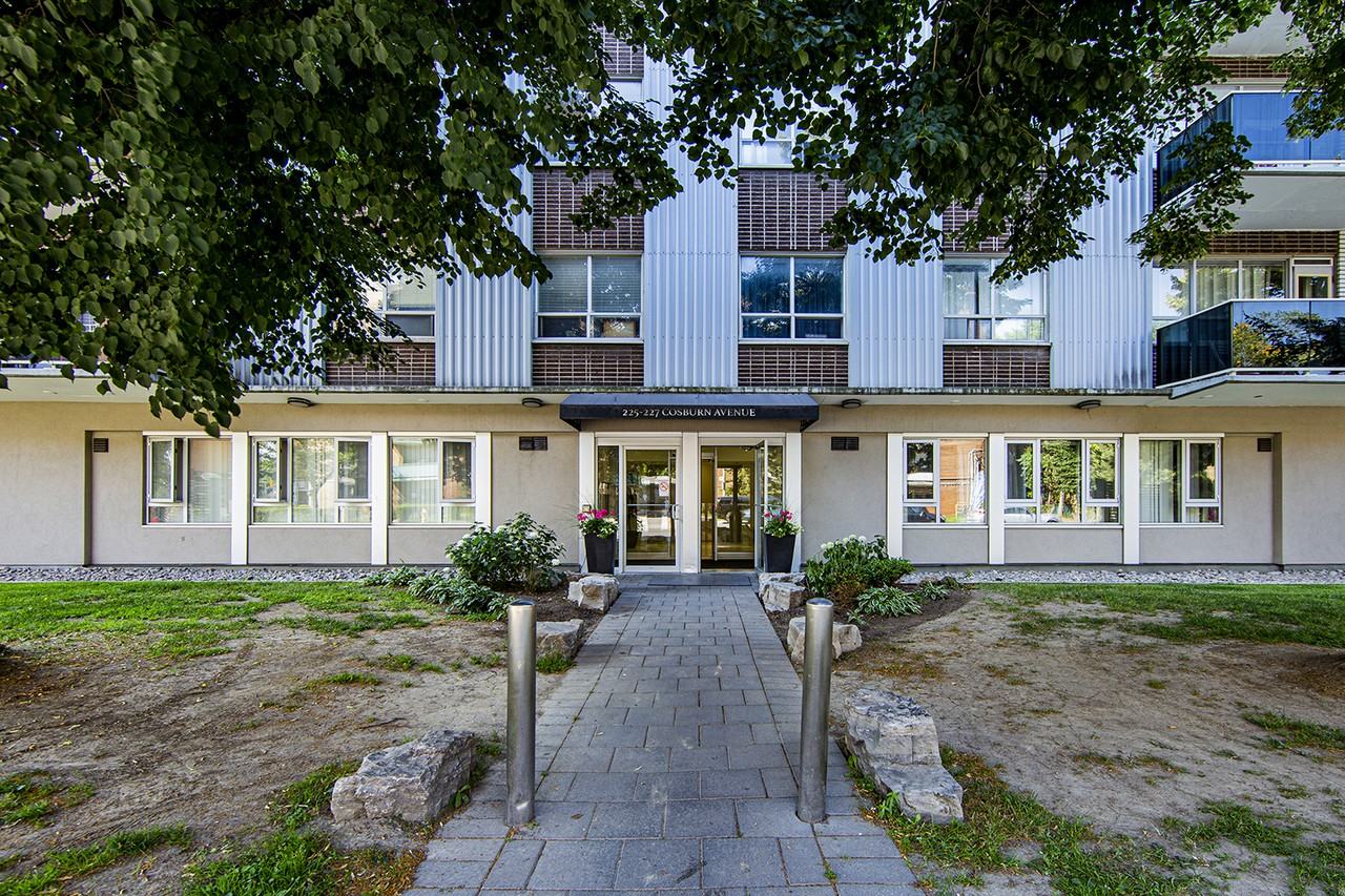 225-227 Cosburn Ave - Photo 2 of 17